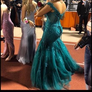 A BEAUTIFUL PROM DRESS